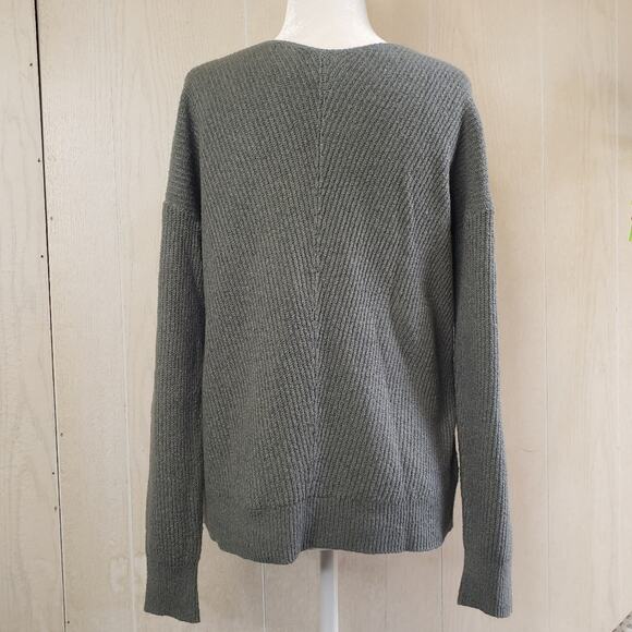 Ruby Moon v neck sweater sage green tight knit size medium - Picture 10 of 12